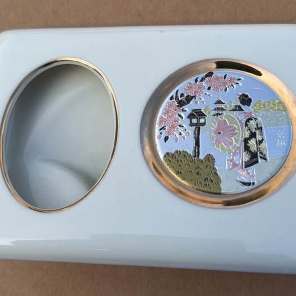 Vintage art of Chokin ceramic picture frame with 24 karat gold edge ￼